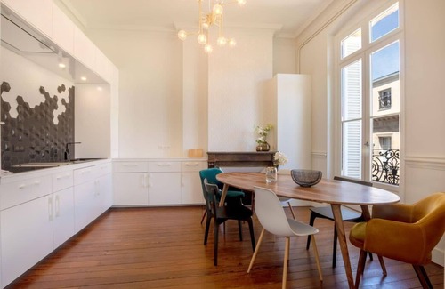 Hotel de Ville - Quinconces Apartment | High quality flat for 6 in the heart of the historic centre