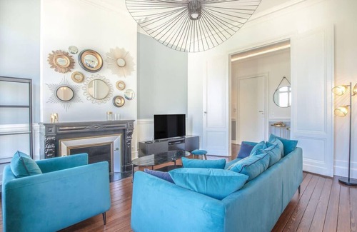 Hotel de Ville - Quinconces Apartment | High quality flat for 6 in the heart of the historic centre