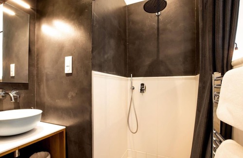 Hotel de Ville - Quinconces Apartment | High quality flat for 6 in the heart of the historic centre