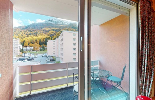 St. Moritz Apartment | High-quality wood-clad 1-room flat on the 2nd floor for 2 persons.