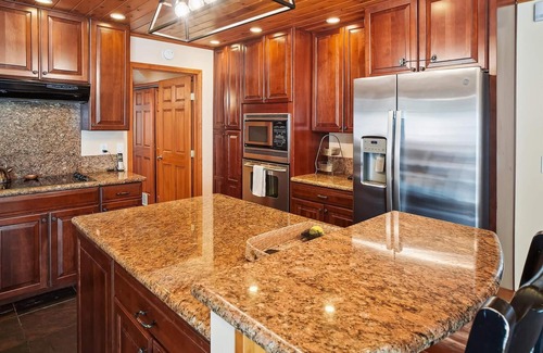 Country Club Estates House | High Sierra Hideaway – 3 Bedrooms, 3 Baths, Family Fun Near Heavenly & Hiking