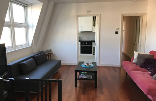Royal Borough of Kensington and Chelsea Apartment | High Street Kensington Rooftop Apartment