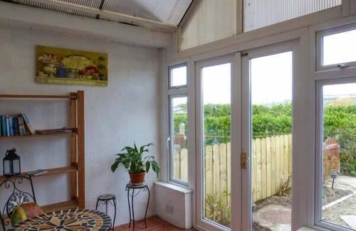 Belmullet Cottage | HIGH TIDE, family friendly, with a garden in Belmullet, County Mayo