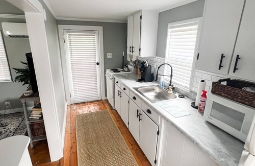 Harkers Island House | High Tider Matchmaker - Cozy 1 Bedroom Home in the Heart of the Harkers Island