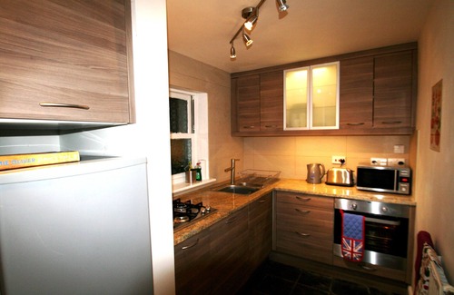 Highbury Apartment | Highbury - great secure location, easy access to City and West End.