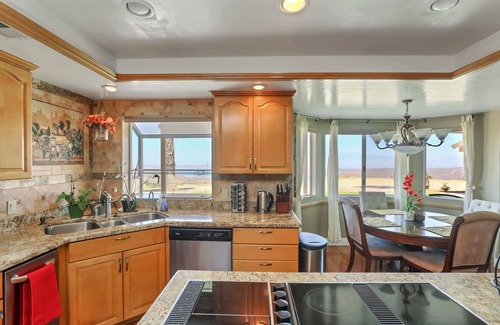 Perris House | Highest reviewed property in the area - best view of your life!