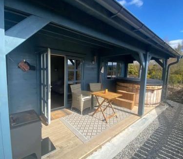 Lewiston Ski Chalet | Highland cabin - relaxing hot tub