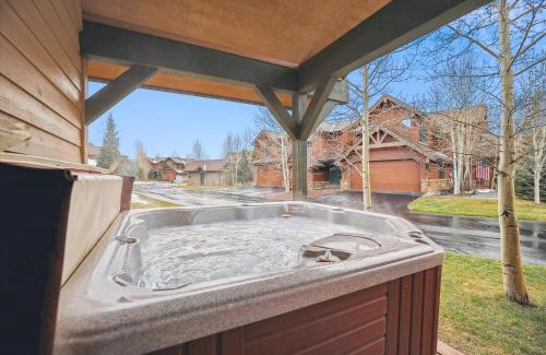 The Highlands House | Highland Greens 56 townhouse