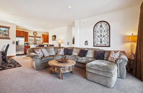 The Highlands House | Highland Greens 56 townhouse