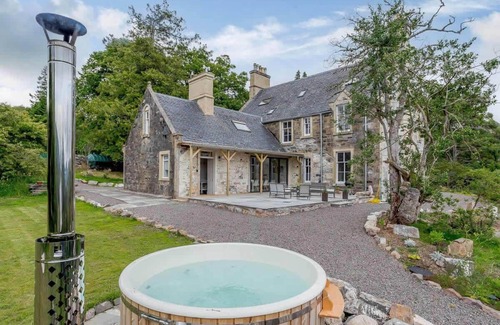 Nostie House | Highland Holiday Home, contemporary styling, hot tub, private gardens