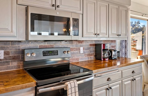 Paso Robles House | Highland Park Panorama-Your Window to the World of Paso Robles Wine Country!