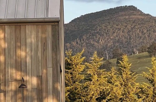 Merrijig House | Highland Ten - Luxury Rustic Retreatn15 minutes from the Gates of Mt Buller