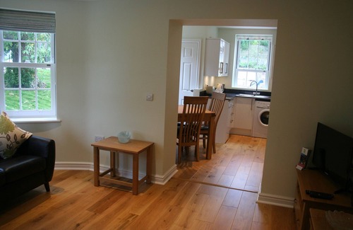 Shanklin Apartment | Highlands Apt 2 - sea views, garden, free wifi + parking
