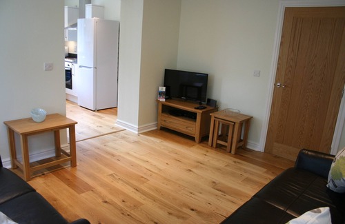 Shanklin Apartment | Highlands Apt 2 - sea views, garden, free wifi + parking
