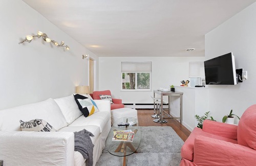 Highland Condo | Highlands Condo-walk to everything in downtown Denver- 70+ five star reviews!