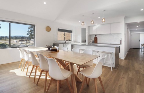 Mansfield Apartment | Highlands Haven - Beautiful Family Retreat