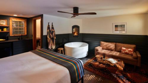 Guerneville Hotel | Highlands Resort - Adults Only