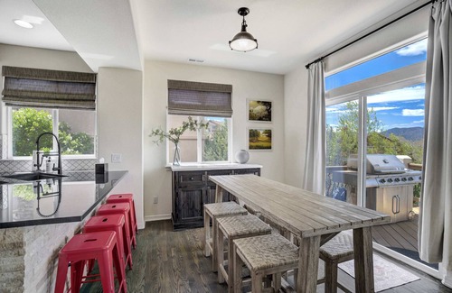 Northgate House | Highpoint Hills! Great Views w Games & Fitness