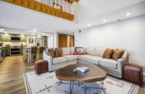 Central Vermont- Killington House | Highridge B7 Stylish 4BR Condo with Sauna, Hot Tub, Fireplace & Sports Center