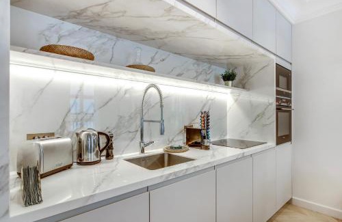 Les Halles Apartment | HIGHSTAY - Luxury Serviced Apartments - Rue de Rivoli
