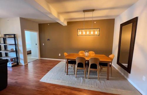Alyeska House | Hightower Hideaway