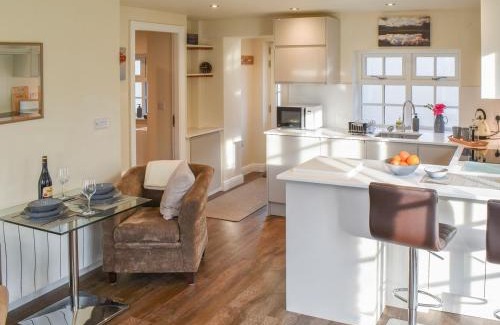 Waterhead House | Highwood Cottage
