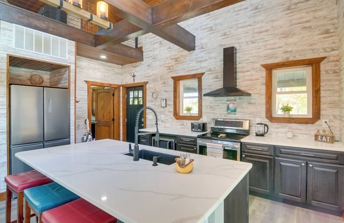 Heidelberg Cabin | Hike & Climb: Pet-Friendly Red River Gorge Cabin!