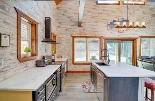 Heidelberg Cabin | Hike & Climb: Pet-Friendly Red River Gorge Cabin!