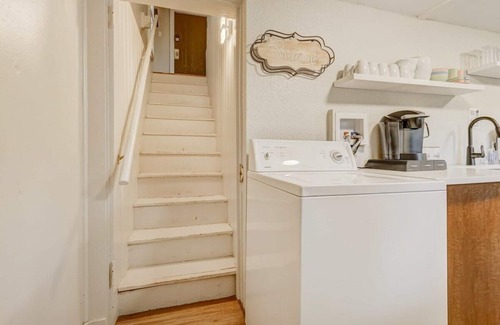 Skyway House | Hiker's Hideaway! Nature Escape, BBQ & Pit Trails