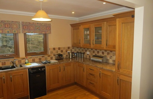 Suladale Cottage | Hill Cottage - a cottage that sleeps 4 guests in 2 bedrooms