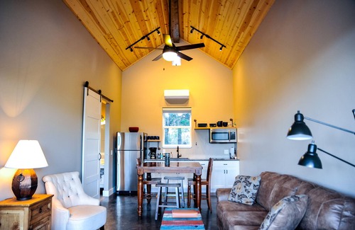 Dripping Springs Cottage | Hill Country Casitas
