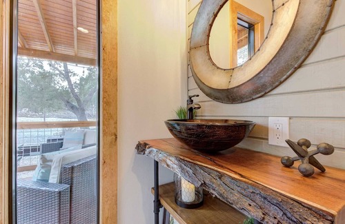 Hondo Cabin | Hill Country Glass House