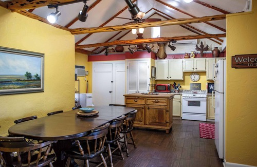 Ingram House | Hill Country Retreat - 2 bedroom/2 bath