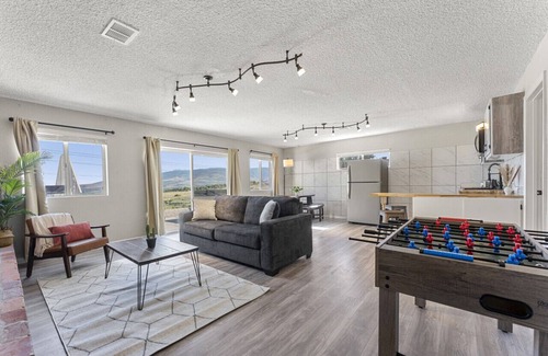 Northeast Reno House | Hill House Hot Tub Views & BBQs Close To Downtown