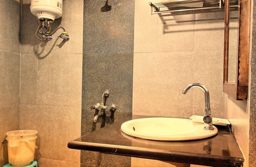 Mount Abu Hotel | Hill 'N' You - A Boutique Garden Resort