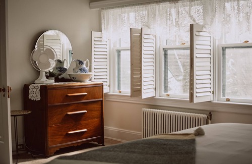 Grand Falls - Windsor Bed & Breakfast | Hill Road Manor Bed & Breakfast