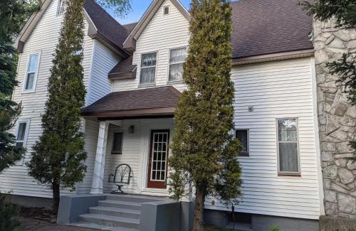 Grand Falls - Windsor Bed & Breakfast | Hill Road Manor Bed & Breakfast