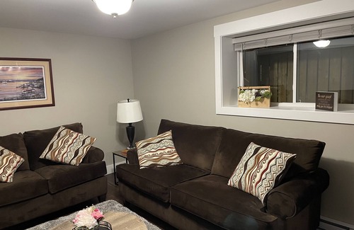 Torbay Apartment | Hill Side Suites - Beautiful bright Apt 10 mins from airport!