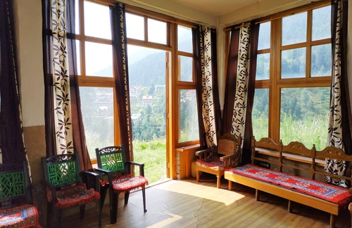 Old Manali House | Hill top house 2br, incredible view, old Manali.