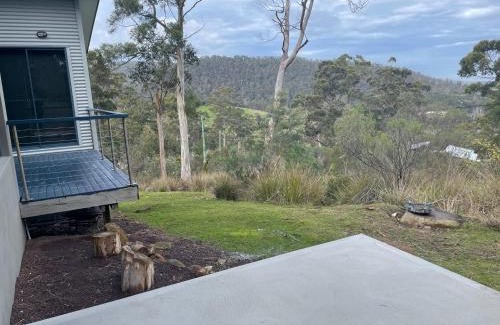 Nubeena House | Hill Top Retreat