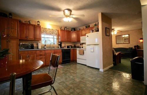 Whites Creek House | Hillbilly haven Summa