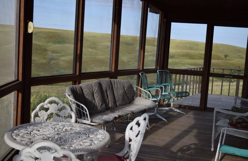 Pierre House | Hillbilly Relaxation Ranch - Your Fish & Hunt & Family Reunion Destination