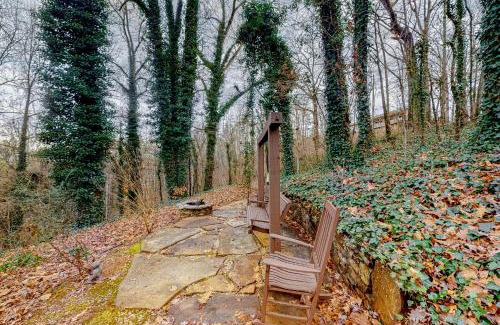 Hiawassee House | Hillcrest Hideaway