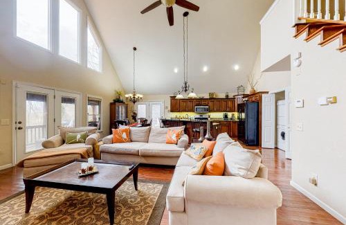 Hiawassee House | Hillcrest Hideaway