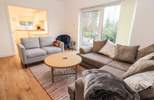 Cefn-mawr Cottage | HILLCREST, pet friendly, with a garden in Chirk