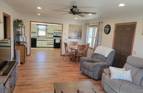 Hillsboro House | Hillsboro Driftless Guesthouse is cozy and ready for you!