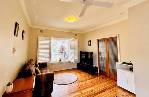 West Pennant Hills House | Hillside Haven - 3 bedroom house in a quiet and safe suburb