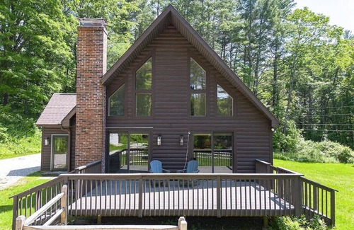 Ashley Falls House | Hillside Haus: 4-Season Cabin Close to Catamount, Butternut, Great Barrington