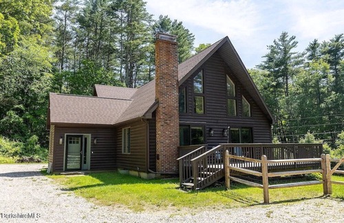 Ashley Falls House | Hillside Haus: 4-Season Cabin Close to Catamount, Butternut, Great Barrington