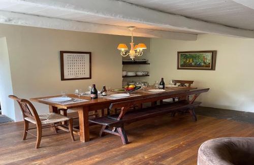 Courniou House | Hillside Haven in Courniou